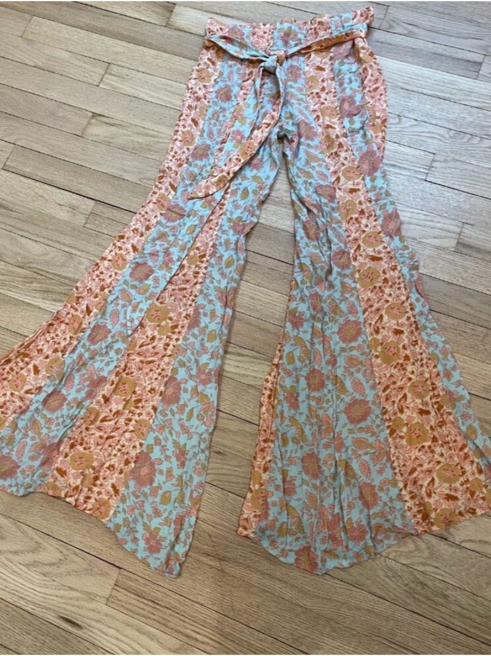 Free People Bali Sultry Boho Floral Wide Leg Flare-NWT-size large - Picture 4 of 7